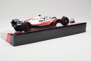 Haas VF-22 #47 M. Schumacher British GP Points 2022 Minichamps 1:18 147221047 Metall — Bild 3 von 6