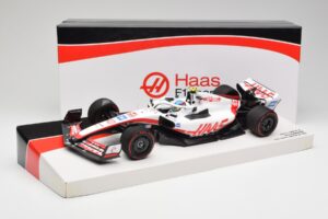 Haas VF-22 #47 M. Schumacher British GP Points 2022 Minichamps 1:18 147221047 Metall — Bild 6 von 6