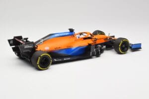 McLaren MCL35M #3 D. Ricciardo Bahrain GP 2021 Minichamps 1:18 530211803 Metall — Bild 2 von 7