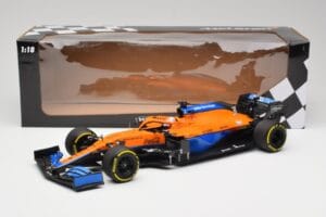 McLaren MCL35M #3 D. Ricciardo Bahrain GP 2021 Minichamps 1:18 530211803 Metall — Bild 7 von 7