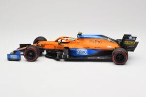 McLaren MCL35M #4 L. Norris Pole Position Russian GP 2021 Minichamps 1:18 530213404 Metall — Bild 3 von 7
