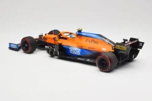 McLaren MCL35M #4 L. Norris Pole Position Russian GP 2021 Minichamps 1:18 530213404 Metall — Bild 5 von 7