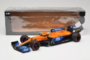 McLaren MCL35M #4 L. Norris Pole Position Russian GP 2021 Minichamps 1:18 530213404 Metall — Bild 7 von 7