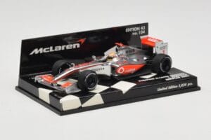 McLaren Mercedes MP4-24 #1 L. Hamilton Showcar 2009 Minichamps 1:43 530094371 Metall — Bild 2 von 5