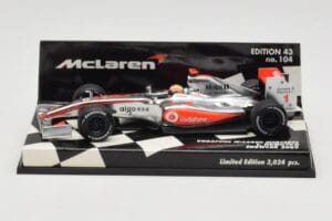 McLaren Mercedes MP4-24 #1 L. Hamilton Showcar 2009 Minichamps 1:43 530094371 Metall