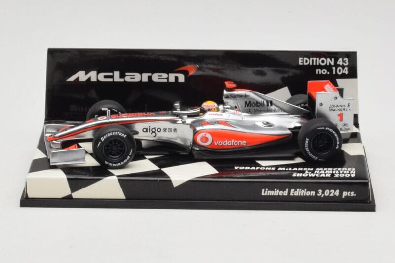 McLaren Mercedes MP4-24 #1 L. Hamilton Showcar 2009 Minichamps 1:43 530094371 Metall