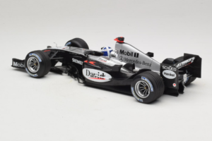 McLaren MP4/19 Mercedes D. Coulthard F1 2004 Minichamps 1:18 530041805 Metall — Bild 5 von 7