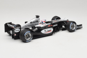 McLaren MP4/19 Mercedes K. Raikkonen F1 2004 Minichamps 1:18 530041806 Metall — Bild 2 von 7