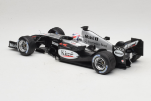 McLaren MP4/19 Mercedes K. Raikkonen F1 2004 Minichamps 1:18 530041806 Metall — Bild 5 von 7