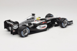 McLaren MP4/19 Mercedes L. Hamilton Autosport Young Driver Test Silverstone 2004 Minichamps 1:18 530044418 Metall — Bild 2 von 7