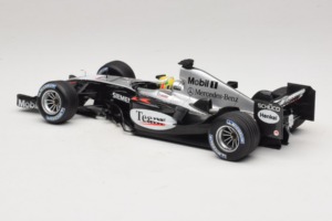 McLaren MP4/19 Mercedes L. Hamilton Autosport Young Driver Test Silverstone 2004 Minichamps 1:18 530044418 Metall — Bild 5 von 7