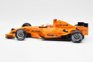 McLaren MP4-20 Mercedes G. Paffett Interim Test Car 2006 Minichamps 1:18 530061895 Metall — Bild 3 von 6