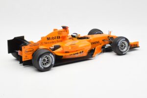 McLaren MP4-20 Mercedes P. de la Rosa Interim Test Car 2006 Minichamps 1:18 530061894 Metall — Bild 2 von 6