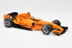 McLaren MP4-20 Mercedes P. de la Rosa Interim Test Car 2006 Minichamps 1:18 530061894 Metall — Bild 4 von 6