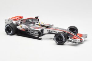 McLaren Mercedes MP4-21 #4 J.P. Montoya F1 2006 Minichamps 1:18 530061804 Metall — Bild 4 von 6