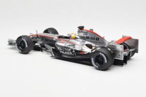 McLaren Mercedes MP4-21 #4 J.P. Montoya F1 2006 Minichamps 1:18 530061804 Metall — Bild 5 von 6