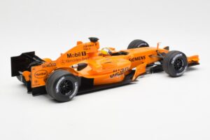 McLaren MP4-21 Mercedes #4 J.P. Montoya Interim Livery 2006 Minichamps 1:18 530061874 Metall — Bild 2 von 6