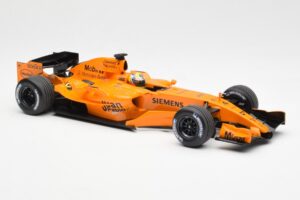 McLaren MP4-21 Mercedes #4 J.P. Montoya Interim Livery 2006 Minichamps 1:18 530061874 Metall — Bild 4 von 6