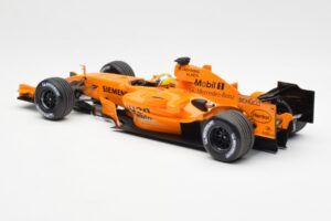 McLaren MP4-21 Mercedes #4 J.P. Montoya Interim Livery 2006 Minichamps 1:18 530061874 Metall — Bild 5 von 6