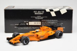 McLaren MP4-21 Mercedes #4 J.P. Montoya Interim Livery 2006 Minichamps 1:18 530061874 Metall — Bild 6 von 6