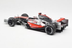 McLaren MP4-21 Mercedes #4 J-P. Montoya Showcar 2006 Minichamps 1:18 MONTOYA002 Metall — Bild 5 von 6