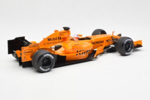 McLaren MP4-21 Mercedes #3 K. Raikkonen Interim Livery 2006 Minichamps 1:18 530061873 Metall — Bild 2 von 6
