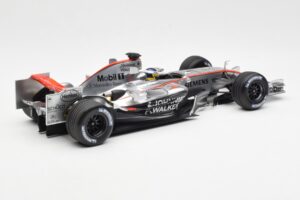 McLaren Mercedes MP4-21 P. de la Rosa F1 Showcar 2006 Minichamps 1:18 B66962346 Metall — Bild 2 von 6