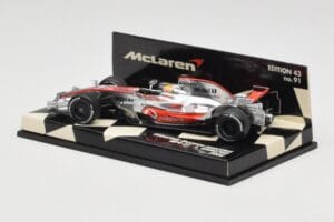 McLaren Mercedes MP4-23 #22 L. Hamilton Race Car 2008 Minichamps 1:43 530084322 Metall — Bild 3 von 5