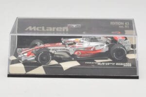McLaren Mercedes MP4-23 #22 L. Hamilton Race Car 2008 Minichamps 1:43 530084322 Metall — Bild 5 von 5