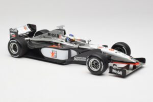 McLaren MP4/13 #8 M. Hakkinen F1 World Champion 1998 Minichamps 1:18 18690008 Metall — Bild 4 von 7