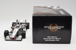 McLaren MP4/13 #8 M. Hakkinen F1 World Champion 1998 Minichamps 1:18 18690008 Metall — Bild 7 von 7