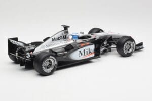 McLaren MP4-16 #4 M. Häkkinen F1 2001 Hot Wheels 1:18 50198 Metall — Bild 2 von 6