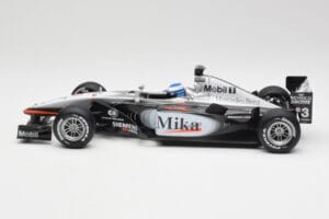 McLaren MP4-16 #4 M. Häkkinen F1 2001 Hot Wheels 1:18 50198 Metall — Bild 3 von 6