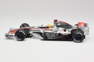 McLaren MP4-21 L. Hamilton Silverstone Test 2006 Minichamps 1:18 530061884 Metall — Bild 3 von 6