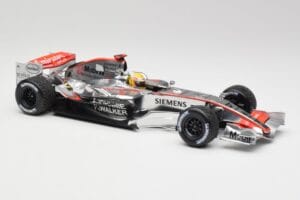 McLaren MP4-21 L. Hamilton Silverstone Test 2006 Minichamps 1:18 530061884 Metall — Bild 4 von 6