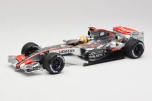 McLaren MP4-21 L. Hamilton Silverstone Test 2006 Minichamps 1:18 530061884 Metall