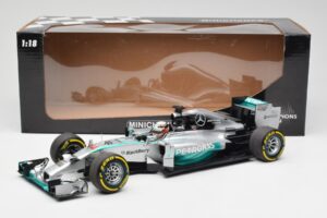 Mercedes AMG Petronas W05 #44 L. Hamilton F1 World Champion 2014 Minichamps 1:18 186140044 Metall — Bild 7 von 7