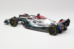 Mercedes AMG W13 E Performance Petronas #63 G. Russell Miami GP 2022 Minichamps 1:18 110220563 Metall — Bild 5 von 7