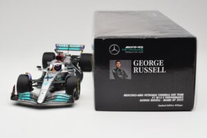 Mercedes AMG W13 E Performance Petronas #63 G. Russell Miami GP 2022 Minichamps 1:18 110220563 Metall — Bild 6 von 7
