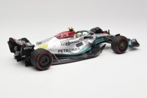 Mercedes AMG W13 E Performance Petronas #44 L. Hamilton Spanish GP 2022 Minichamps 1:18 110220044 Metall — Bild 2 von 7