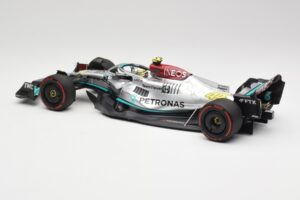 Mercedes AMG W13 E Performance Petronas #44 L. Hamilton Spanish GP 2022 Minichamps 1:18 110220044 Metall — Bild 5 von 7