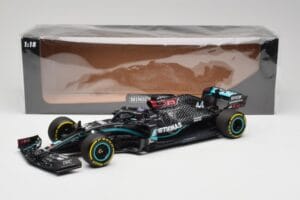 Mercedes AMG W11 Petronas #44 L. Hamilton Styrian GP Winner 2020 Minichamps 1:18 110200244 Resin — Bild 7 von 7
