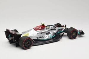Mercedes AMG W13 E Performance Petronas #44 L. Hamilton Brazilian GP 2022 Minichamps 1:18 110222144 Resin — Bild 2 von 7
