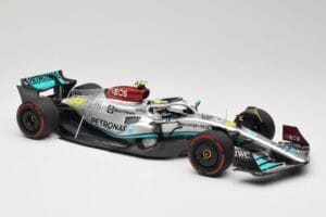 Mercedes AMG W13 E Performance Petronas #44 L. Hamilton Brazilian GP 2022 Minichamps 1:18 110222144 Resin — Bild 4 von 7