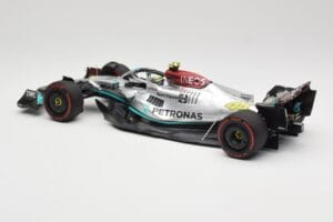 Mercedes AMG W13 E Performance Petronas #44 L. Hamilton Brazilian GP 2022 Minichamps 1:18 110222144 Resin — Bild 5 von 7