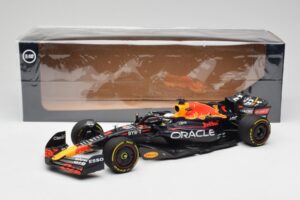 Oracle Red Bull Racing RB18 #1 M. Verstappen Winner Italian GP 2022 Minichamps 1:18 110221601 Metall — Bild 7 von 7