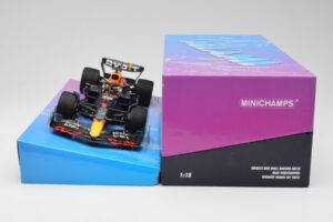 Red Bull Racing RB18 #1 M. Verstappen Winner Miami GP 2022 Minichamps 1:18 113220501 Metall — Bild 6 von 7