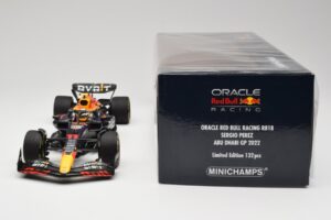 Oracle Red Bull Racing RB18 #11 S. Perez Abu Dhabi GP 2022 Minichamps 1:18 110222211 Metall — Bild 6 von 7