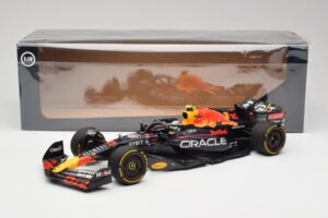 Oracle Red Bull Racing RB18 #11 S. Perez Abu Dhabi GP 2022 Minichamps 1:18 110222211 Metall — Bild 7 von 7