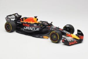 Oracle Red Bull Racing RB19 #1 M. Verstappen Winner Abu Dhabi GP 2023 Minichamps 1:18 110232301 Metall — Bild 4 von 7